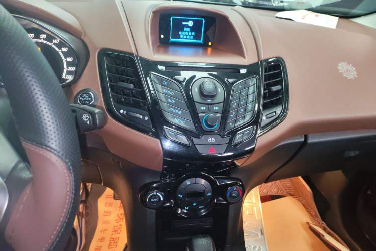Used Ford Fiesta 2014 Hatchback 1.0 GTDi Automatic Dynamic Model Audio And AC Panel