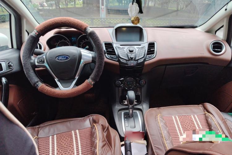 Used Ford Fiesta 2014 Hatchback 1.0 GTDi Automatic Dynamic Model Center Console