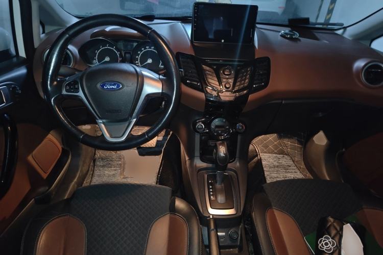 Used Ford Fiesta 2014 Hatchback 1.0 GTDi Automatic Dynamic Model Center Console