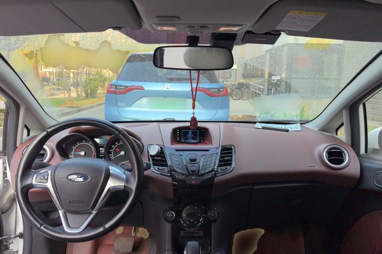 Used Ford Fiesta 2014 Hatchback 1.0 GTDi Automatic Dynamic Model Center Console