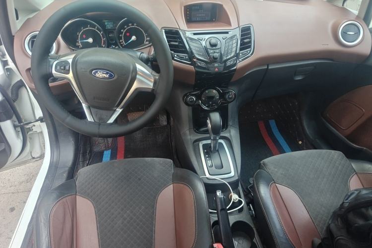 Used Ford Fiesta 2014 Hatchback 1.0 GTDi Automatic Dynamic Model Center Console