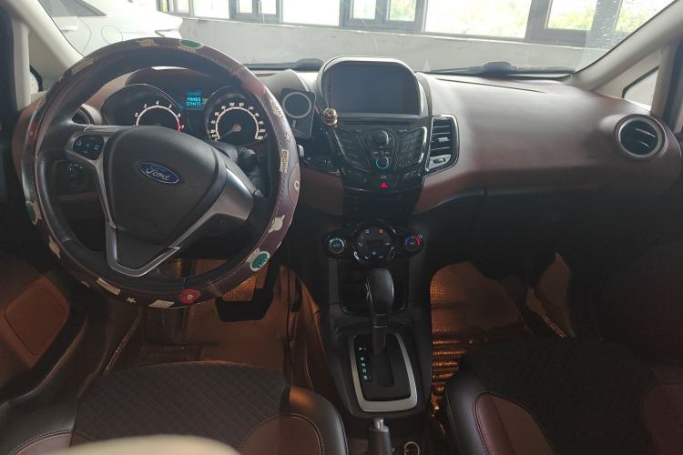 Used Ford Fiesta 2014 Hatchback 1.0 GTDi Automatic Dynamic Model Center Console