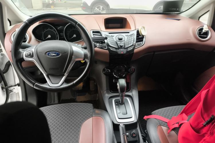 Used Ford Fiesta 2014 Hatchback 1.0 GTDi Automatic Dynamic Model Center Console