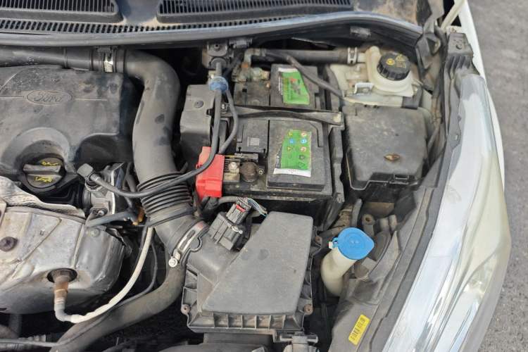 Used Ford Fiesta 2014 Hatchback 1.0 GTDi Automatic Dynamic Model Engine Bay Left