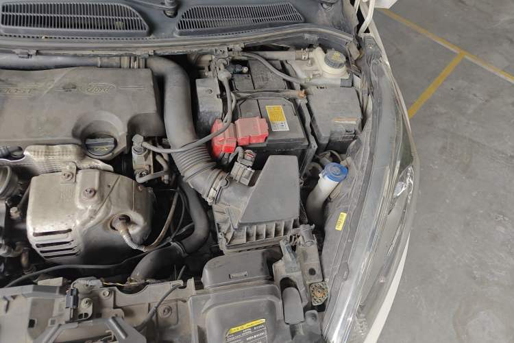 Used Ford Fiesta 2014 Hatchback 1.0 GTDi Automatic Dynamic Model Engine Bay Left