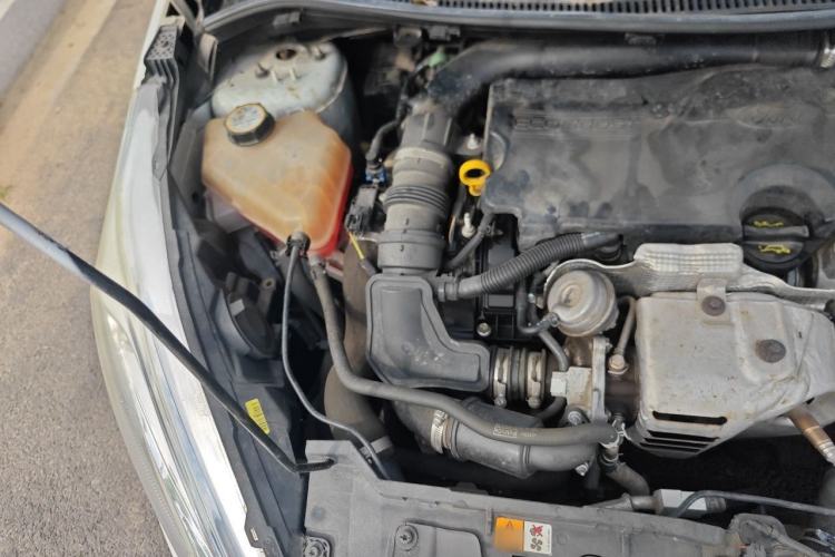 Used Ford Fiesta 2014 Hatchback 1.0 GTDi Automatic Dynamic Model Engine Bay Right