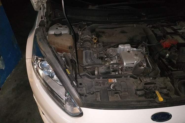 Used Ford Fiesta 2014 Hatchback 1.0 GTDi Automatic Dynamic Model Engine Bay Right