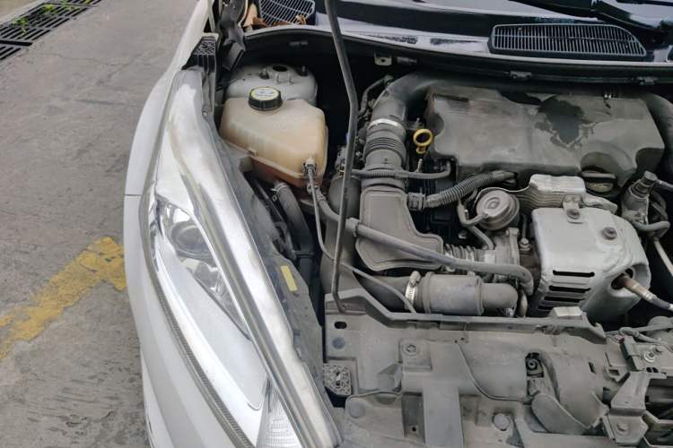 Used Ford Fiesta 2014 Hatchback 1.0 GTDi Automatic Dynamic Model Engine Bay Right