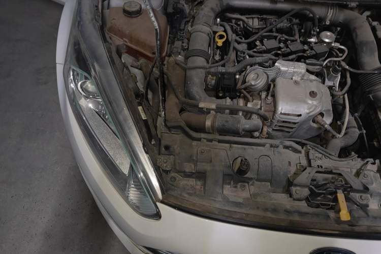 Used Ford Fiesta 2014 Hatchback 1.0 GTDi Automatic Dynamic Model Engine Bay Right