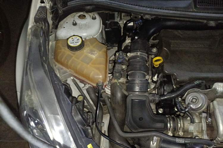 Used Ford Fiesta 2014 Hatchback 1.0 GTDi Automatic Dynamic Model Engine Bay Right