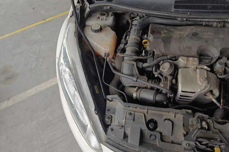 Used Ford Fiesta 2014 Hatchback 1.0 GTDi Automatic Dynamic Model Engine Bay Right
