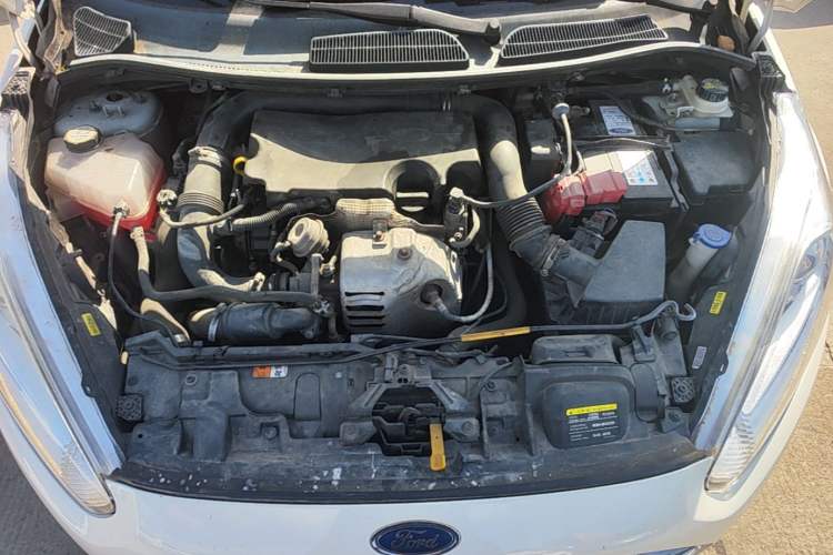Used Ford Fiesta 2014 Hatchback 1.0 GTDi Automatic Dynamic Model Engine Bay