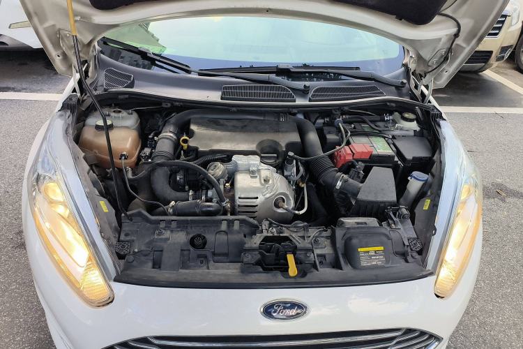 Used Ford Fiesta 2014 Hatchback 1.0 GTDi Automatic Dynamic Model Engine Bay