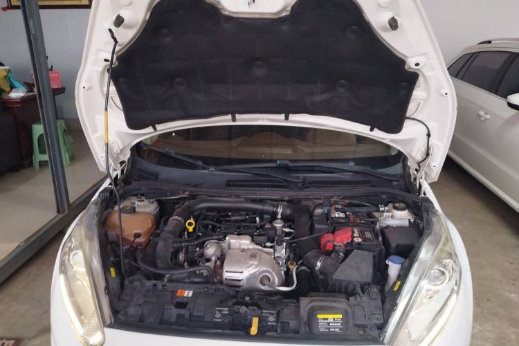 Used Ford Fiesta 2014 Hatchback 1.0 GTDi Automatic Dynamic Model Engine Bay