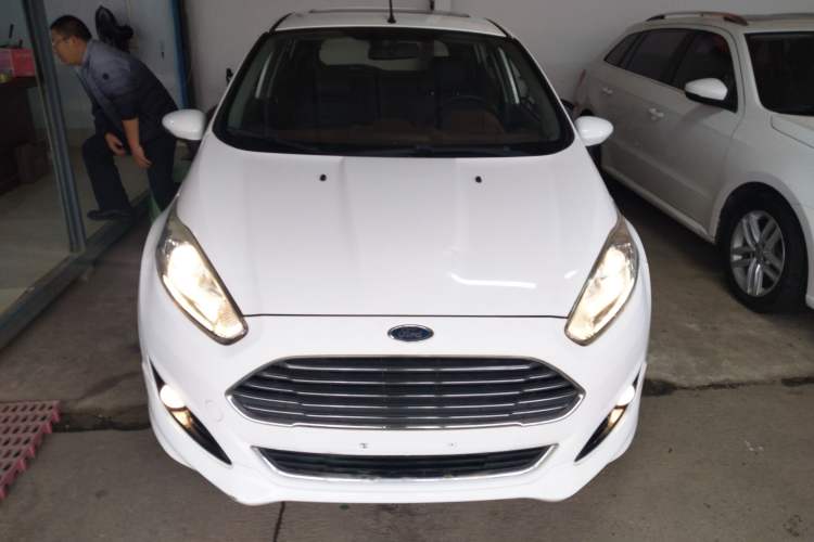 Used Ford Fiesta 2014 Hatchback 1.0 GTDi Automatic Dynamic Model Exterior 1