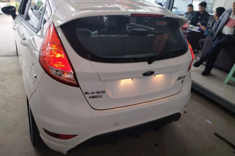 Used Ford Fiesta 2014 Hatchback 1.0 GTDi Automatic Dynamic Model Exterior 4