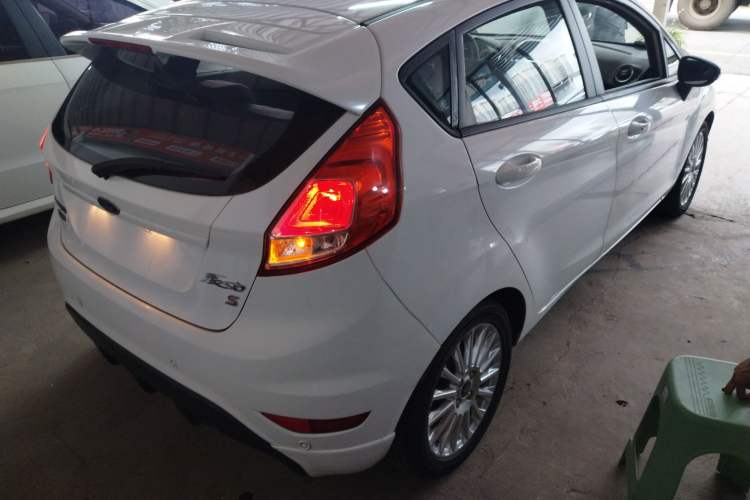 Used Ford Fiesta 2014 Hatchback 1.0 GTDi Automatic Dynamic Model Exterior 5