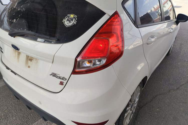 Used Ford Fiesta 2014 Hatchback 1.0 GTDi Automatic Dynamic Model Exterior 6