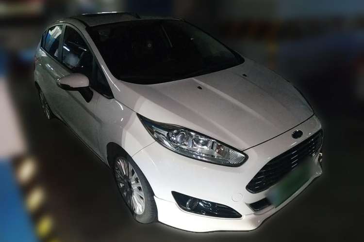 Used Ford Fiesta 2014 Hatchback 1.0 GTDi Automatic Dynamic Model Front Right 45 Deg