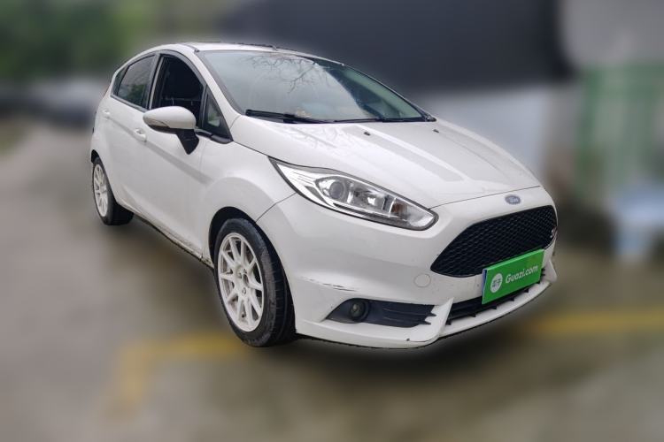 Used Ford Fiesta 2014 Hatchback 1.0 GTDi Automatic Dynamic Model Front Right 45 Deg