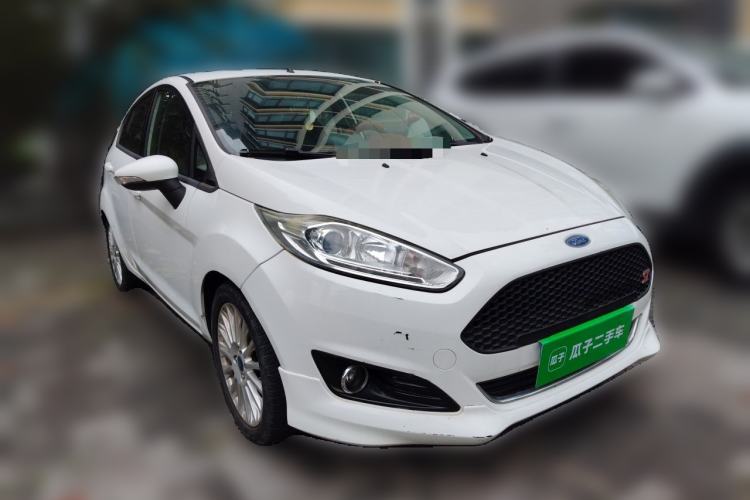 Used Ford Fiesta 2014 Hatchback 1.0 GTDi Automatic Dynamic Model Front Right 45 Deg