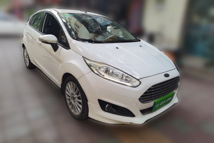 Used Ford Fiesta 2014 Hatchback 1.0 GTDi Automatic Dynamic Model Front Right 45 Deg