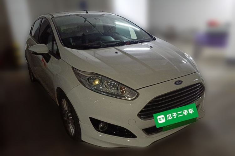 Used Ford Fiesta 2014 Hatchback 1.0 GTDi Automatic Dynamic Model Front Right 45 Deg