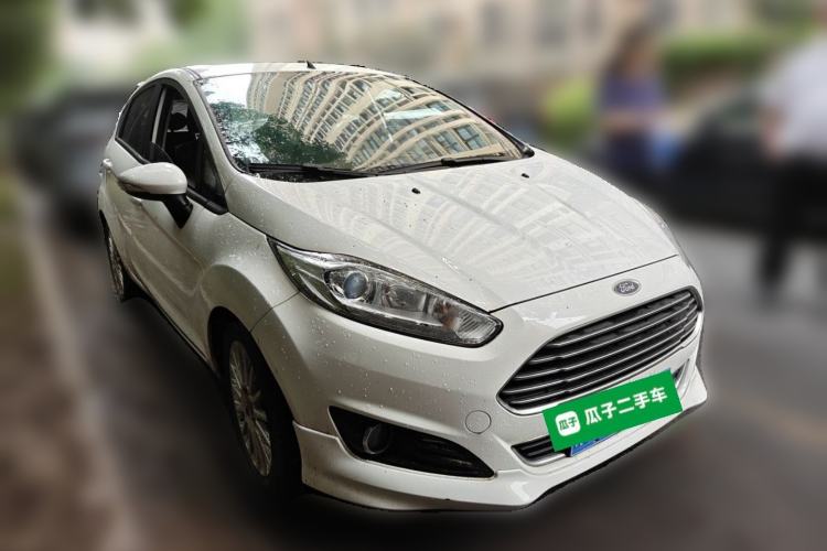 Used Ford Fiesta 2014 Hatchback 1.0 GTDi Automatic Dynamic Model Front Right 45 Deg