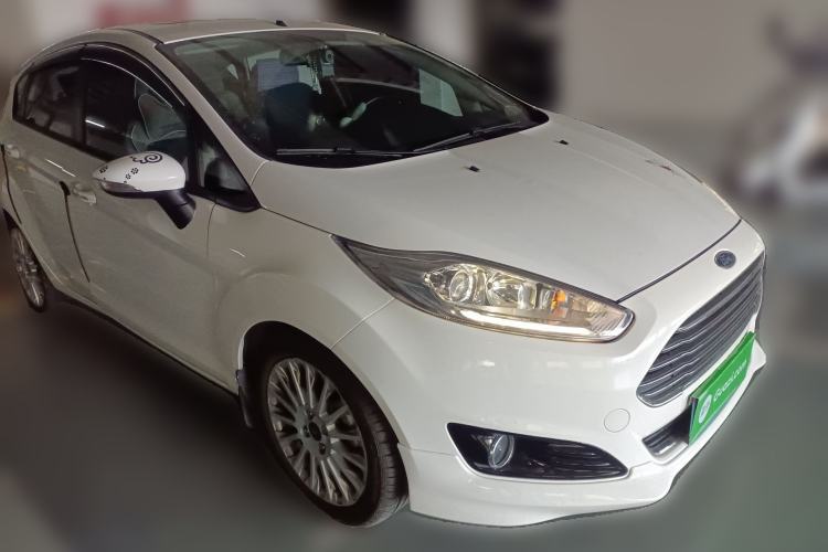 Used Ford Fiesta 2014 Hatchback 1.0 GTDi Automatic Dynamic Model Front Right 45 Deg