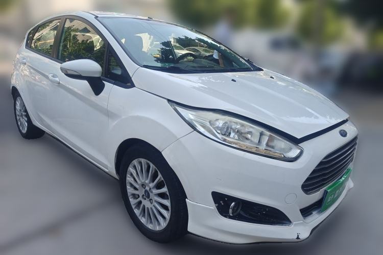 Used Ford Fiesta 2014 Hatchback 1.0 GTDi Automatic Dynamic Model Front Right 45 Deg