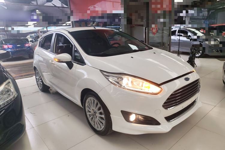 Used Ford Fiesta 2014 Hatchback 1.0 GTDi Automatic Dynamic Model Front Right 45 Deg