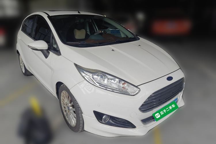 Used Ford Fiesta 2014 Hatchback 1.0 GTDi Automatic Dynamic Model Front Right 45 Deg