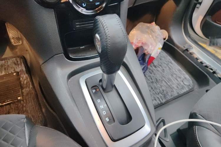 Used Ford Fiesta 2014 Hatchback 1.0 GTDi Automatic Dynamic Model Gear Lever
