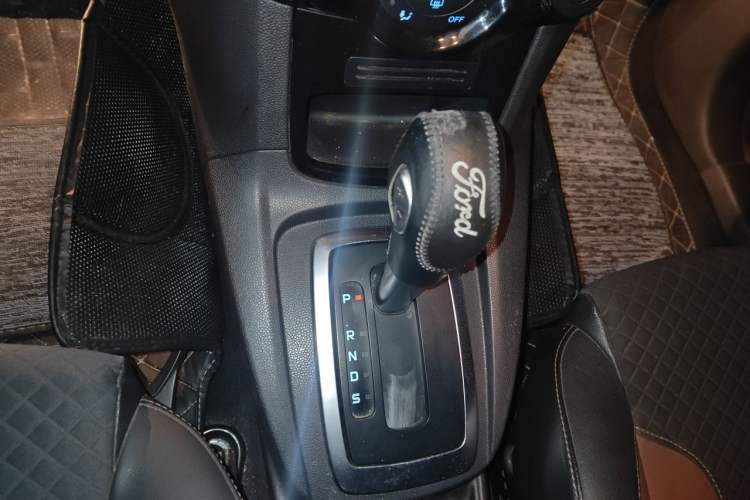 Used Ford Fiesta 2014 Hatchback 1.0 GTDi Automatic Dynamic Model Gear Lever