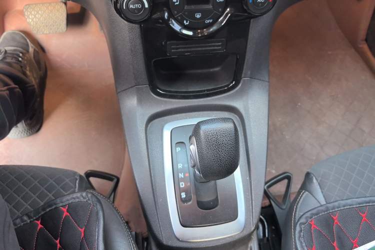 Used Ford Fiesta 2014 Hatchback 1.0 GTDi Automatic Dynamic Model Gear Lever