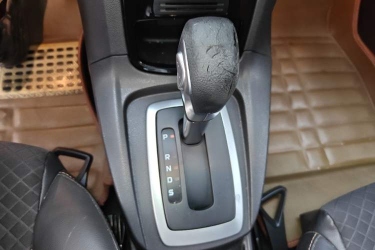Used Ford Fiesta 2014 Hatchback 1.0 GTDi Automatic Dynamic Model Gear Lever