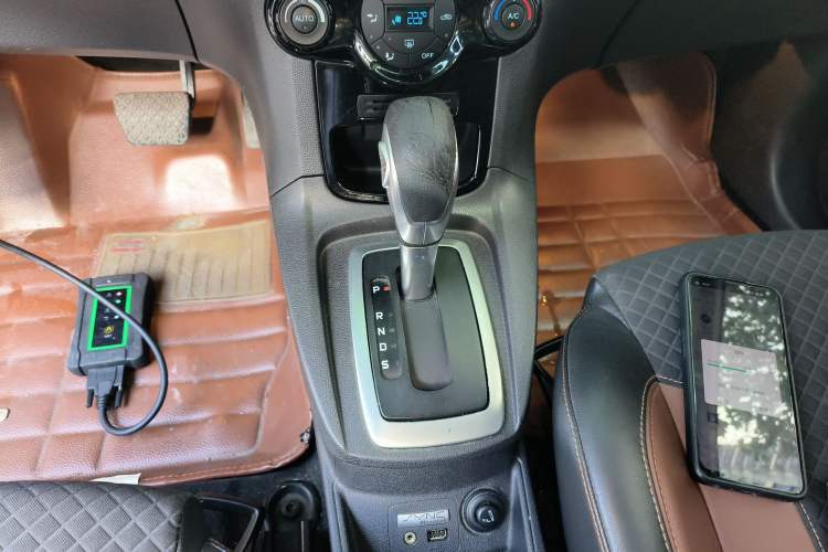 Used Ford Fiesta 2014 Hatchback 1.0 GTDi Automatic Dynamic Model Gear Lever