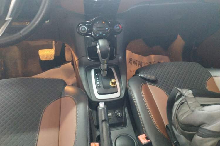 Used Ford Fiesta 2014 Hatchback 1.0 GTDi Automatic Dynamic Model Gear Lever