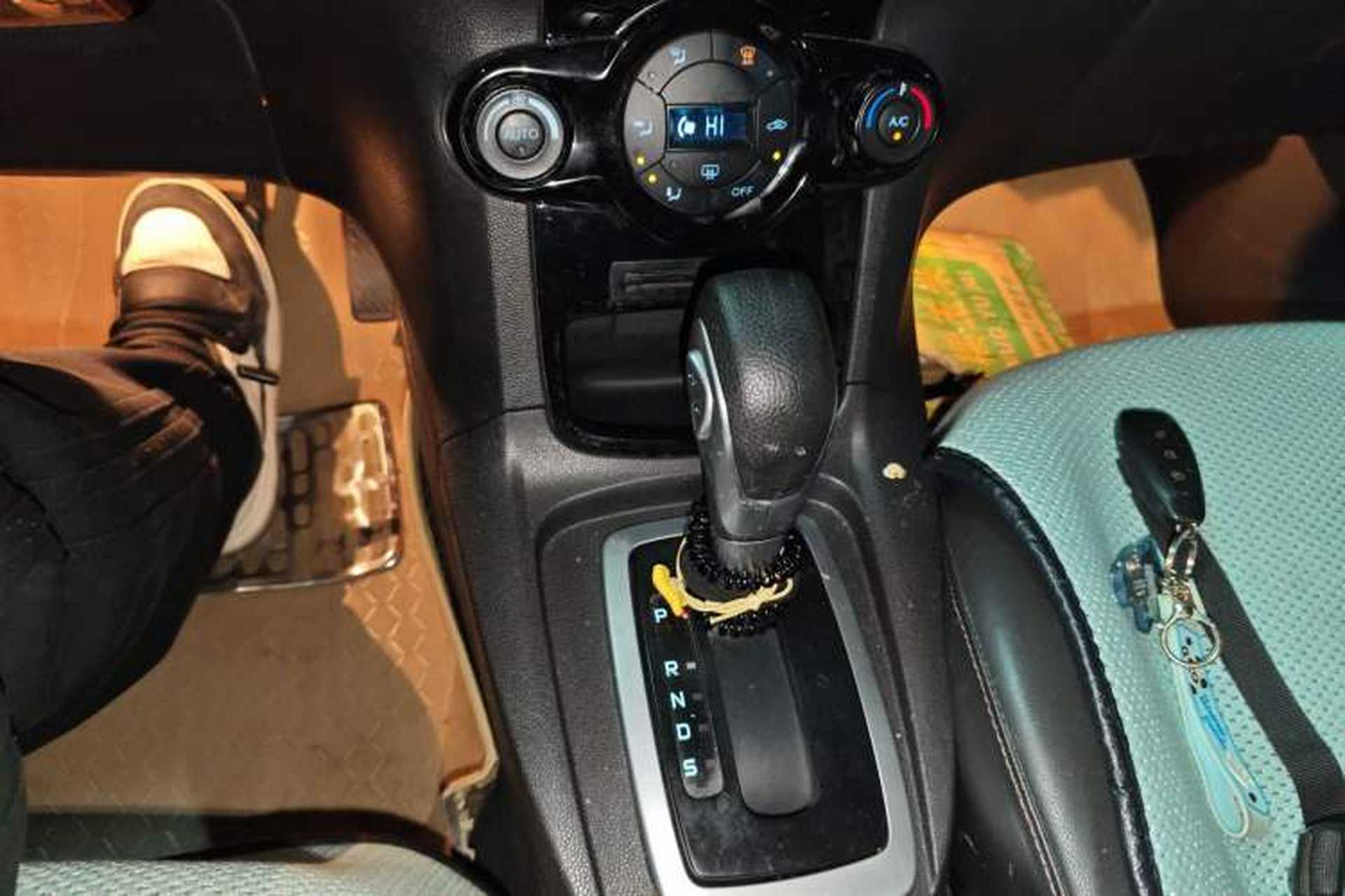 Used Ford Fiesta 2014 Hatchback 1.0 GTDi Automatic Dynamic Model Gear Lever