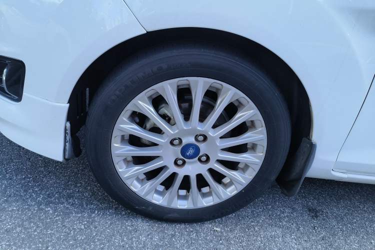 Used Ford Fiesta 2014 Hatchback 1.0 GTDi Automatic Dynamic Model Left Front Wheel Hub