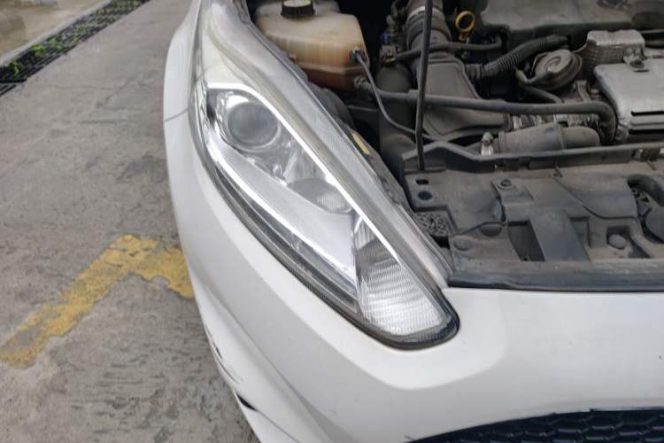 Used Ford Fiesta 2014 Hatchback 1.0 GTDi Automatic Dynamic Model Right Front Headlight