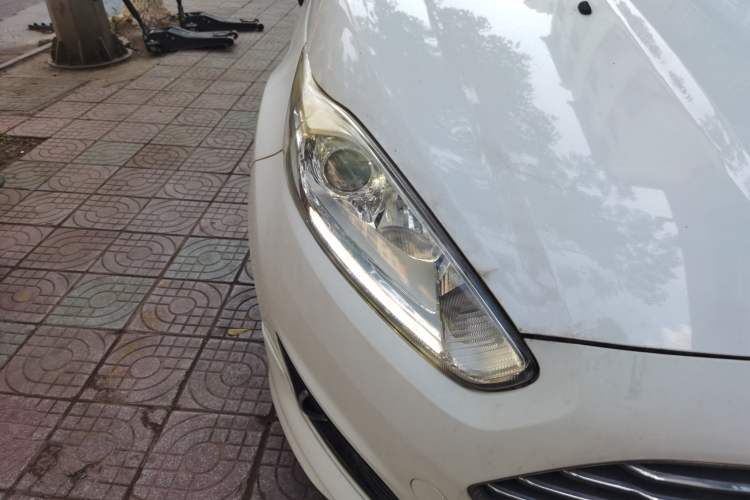 Used Ford Fiesta 2014 Hatchback 1.0 GTDi Automatic Dynamic Model Right Front Headlight