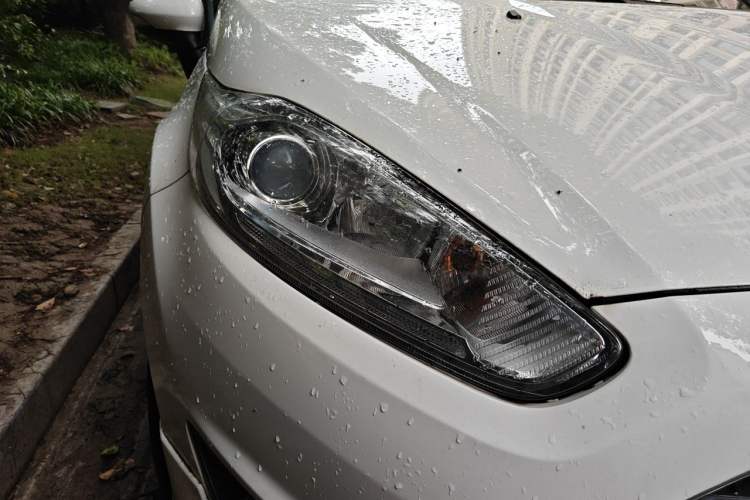 Used Ford Fiesta 2014 Hatchback 1.0 GTDi Automatic Dynamic Model Right Front Headlight