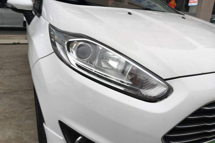 Used Ford Fiesta 2014 Hatchback 1.0 GTDi Automatic Dynamic Model Right Front Headlight