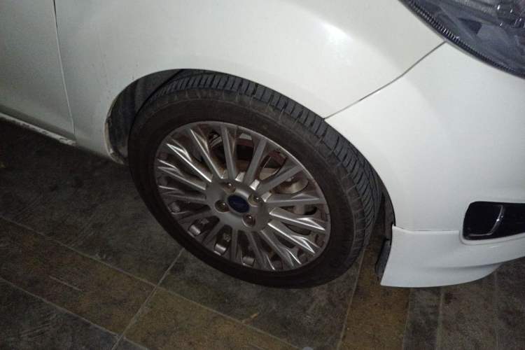 Used Ford Fiesta 2014 Hatchback 1.0 GTDi Automatic Dynamic Model Right Front Wheel Hub