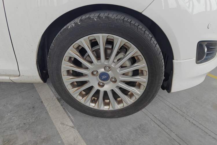 Used Ford Fiesta 2014 Hatchback 1.0 GTDi Automatic Dynamic Model Right Front Wheel Hub