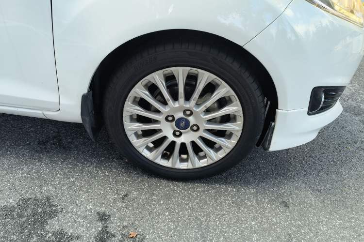 Used Ford Fiesta 2014 Hatchback 1.0 GTDi Automatic Dynamic Model Right Rear Wheel Hub