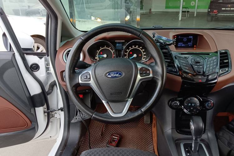 Used Ford Fiesta 2014 Hatchback 1.0 GTDi Automatic Dynamic Model Steering Wheel