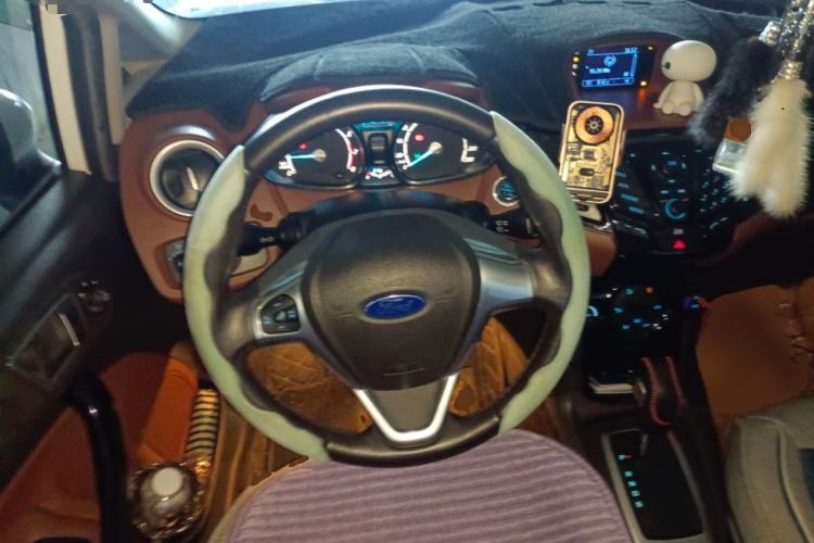 Used Ford Fiesta 2014 Hatchback 1.0 GTDi Automatic Dynamic Model Steering Wheel