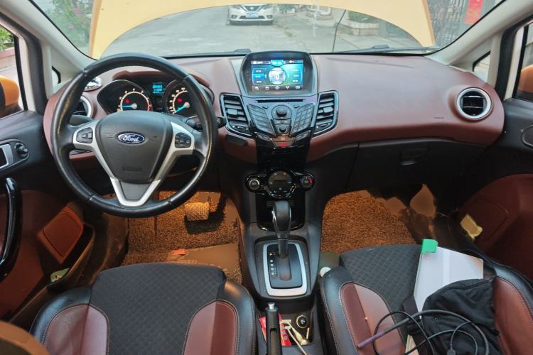 Used Ford Fiesta 2014 Hatchback 1.0 GTDi Automatic Dynamic Model Center Console